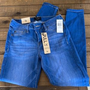 NWT celebrity pink jeans jeggings infinite stretch size 5S